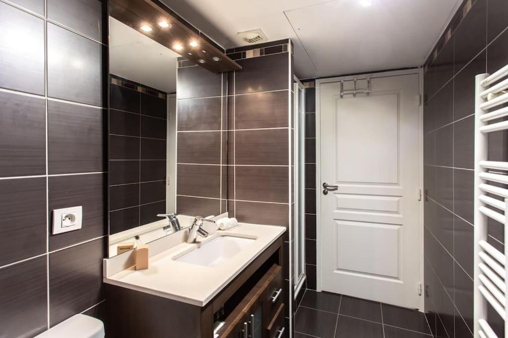 L18 Central Parking Terrace Ac 10Mins Walk To Beaches Nizza Esterno foto